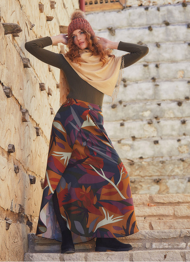Easy Pull On Elastic Waist Printed Long Slit Skirt